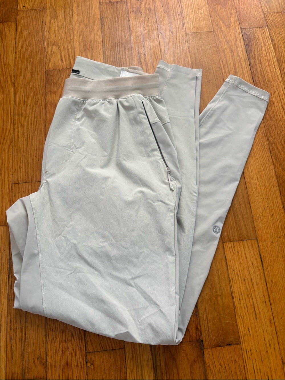 Lululemon surge hybrid Light Gray jogger pant
